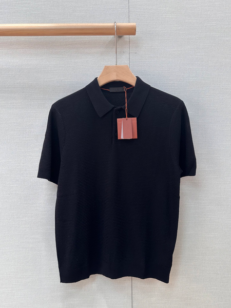 Lightweight Breathable Men’s Pullover Tee