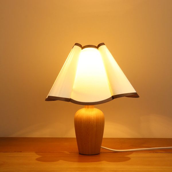 

INS Style Pleated Fabric Table Lamp, Minimalist Bedroom Ambient Light, Custom Ceramic Wood Bedside Lamp