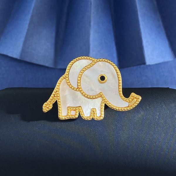 

Designer Brooch for Women Elephant Brooch Luxury Jewlery Designer for Women Elegant Timeless Sparkling Statement Gift Premium Exclusive Classic Style