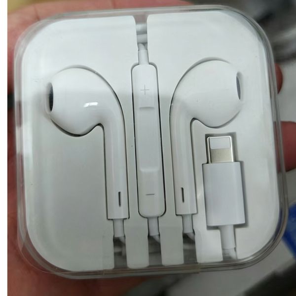 USB Type C Wired Earbuds, In-Ear Headphones with Mic & Volume Control, HiFi Stereo USB-C Headset Auriculares with Retail Box