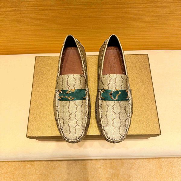 Luxury Men Slip-On Loafers Casual Driving Shoes Comfortable Summer Fashionable Leather Shoes Business Round Toe Flat Shoes 260420