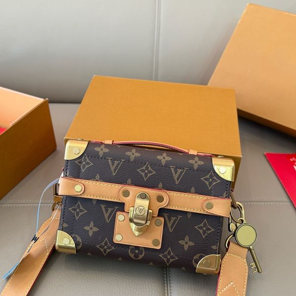 

Designer makeup bag Metal makeup box Bags Women Classic Handbag leather Messenger Underarm Bag Lady Purse new style summer travel Letter Cosmetic Bag Vanity Bag 6699., #~4