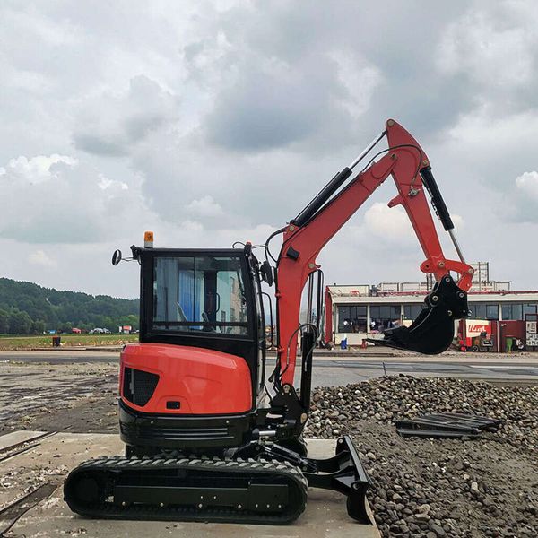 

Crawler Mini Excavator 2.6 Ton for Bridge Maintenance and Small Culvert Cleaning Robust Small Tracked Digger for Highway Department Projects