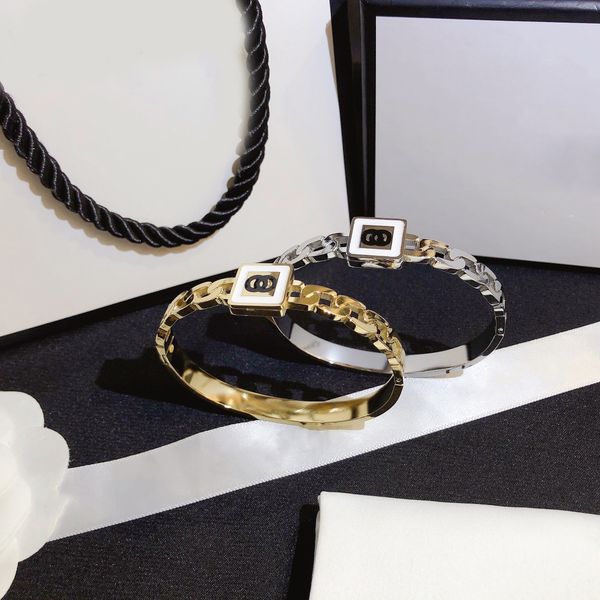 

Designer Bracelet Bangle for Women Men Crystal Letter Faux Leather Bracelets Jewelry Gold Plated Stainless steel Wristband Cuff Fashion Accessories