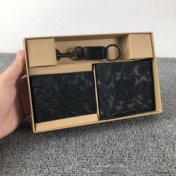 

Men's Brand Relief Short Business Wallets Casual Cowhide Half Fold Wallet Card Holder Keychain Gift Box G24972BF, Black relief logo