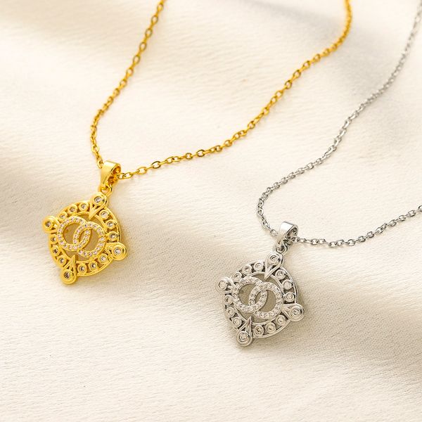 

Designer Chain Women Stainless Steel Rhie Crystal Pearl Round Letter Pendant Necklaces Wedding Party Jewelry Accessories Lovers Gift