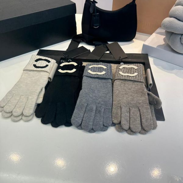 

Designer Men Autumn Gloves Warm Luxury Winter Womens thickening Knitted glove Five Fingers Cold proof Touch screen Mittens