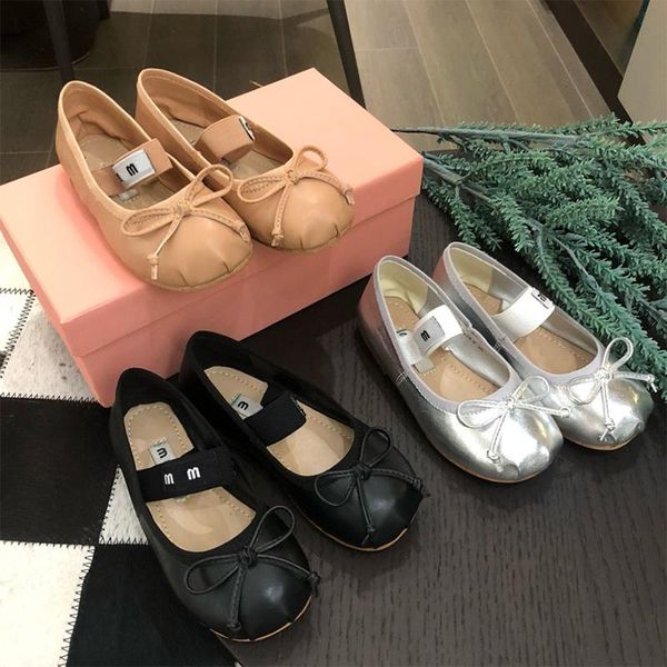 

Flat shoes Children Black Delicate Girls Sweet Loafers All-match Uniform Non-slip Casual Leather Shoes Spring New Kids Fashion Ballet Mary