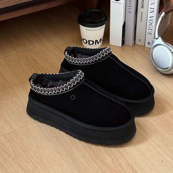 

Chic Ladies' Wool Sandals by Top Designers - Cozy Furry Footwear Ideal for Fall and Winter (Size 19), Colour6