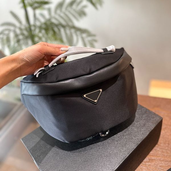 

Designer bag Classic Nylon Waist bag Chest bag Crossbody Bag quality leather Crossbody Bag saddle bag luxurys Handbagsl Zipper cosmetic bag Messenger Bag 30m, Black