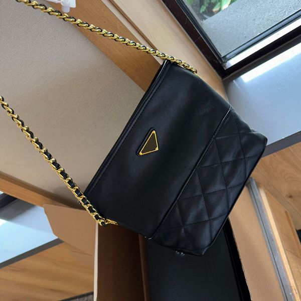 

Designers bags nylon Women luxurys Shoulder bag Armpit bag Tote Bag Chain bag Handbags Messenger bag Clutch Flap crossbody Wallet lady clutch Fortune bag 20m, Black