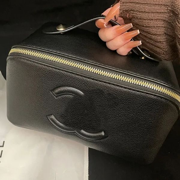 

Designer Makeup Bags Womens Toiletries Large Capacity Portabl Luxury Storage Makeup Bag For Travel Cosmetic Bags Mens Make Up Bag With Dry And Wet Separation, Black
