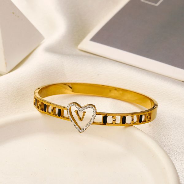 

Brand Designer Bangle Bracelet for Women 18K Gold Plated Stainless Steel Wristband Cuff Jewelry Accessories