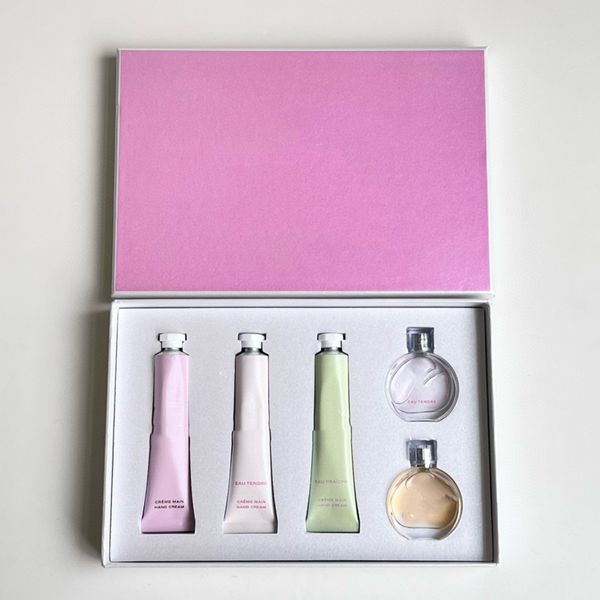 

Chance Designer Cosmetic Kit - 5-Piece Set with High Quality Hand Creams 20ml*3 & Long Lasting Mini Perfumes 7.5ml*2 in a Festive Gift Box for Girls