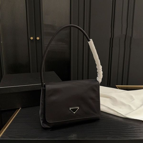 

Designer bags Luxurys Women Woman Classic bags Nylon Waist bag Armpit bag Shoulder Bag Mobile phone bag Crossbody Bags Purse Card Ccredit card slot Fortune bags17m, Black
