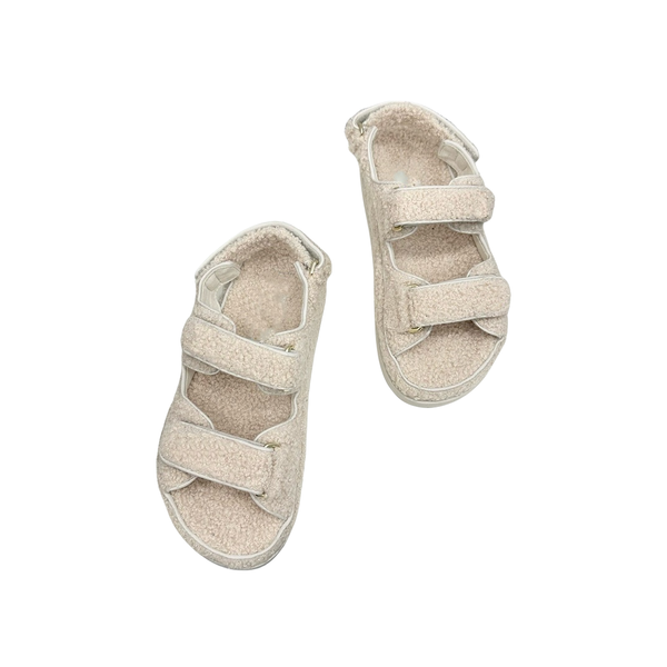

designer sandals womens sandals luxury sandals fur slippers Trendy fur slides sandals Fluffy shearling Wool flat bottom slippers designer shoes women shoes, Color1