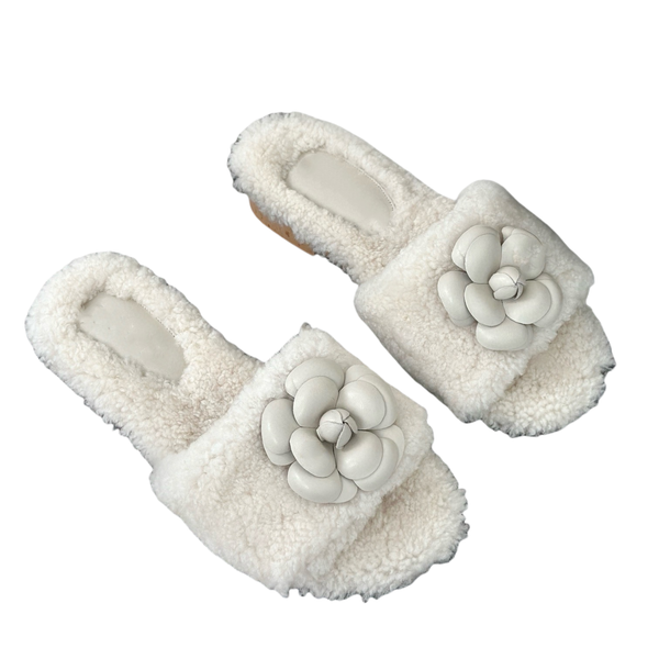 

Designer slides slippers slides designer women slippers Casual luxury Slippers Fur Women Wool Slippers Flat heels Warm Fluffy Furry Comfortable Winter slippers, Color1