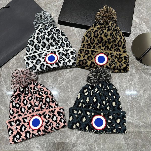 

Designer Knitted Hat Men's and Women's Classic Christmas Knitteds Hat Winter Retro Outdoors Warm Knitted Hat, C1