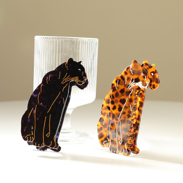 

The new leopard jaguar large shark clip temperament senior grasp clip hair accessories simple leopard hundred