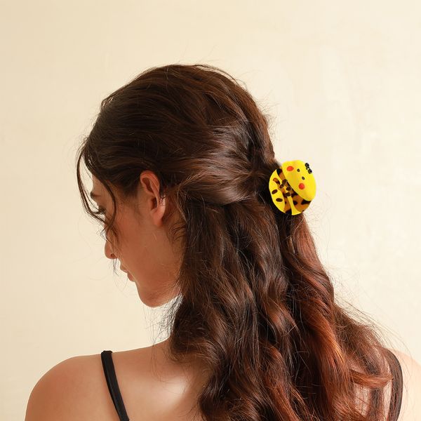 

Fun cute yellow bee acetate hair clips girl heart fringes clip side clip students creative broken hair clips