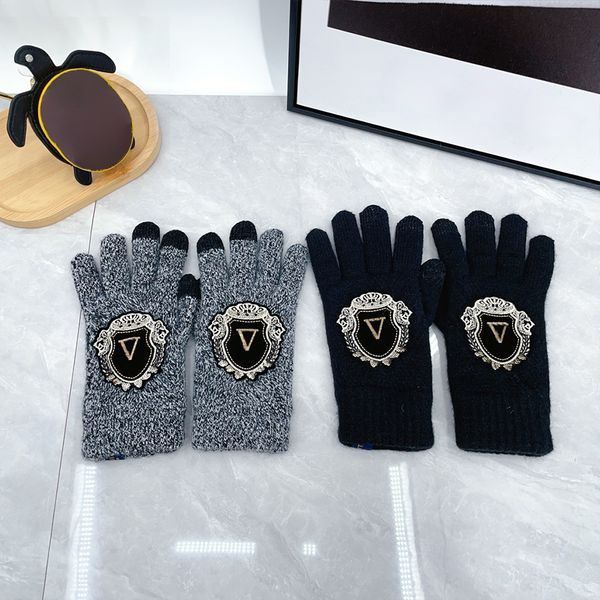 

Designer Mens Autumn Gloves Warm Fashoinable Luxury Winter Women thickening Knitted glove Five Fingers Cold proof Touch screen Mittens