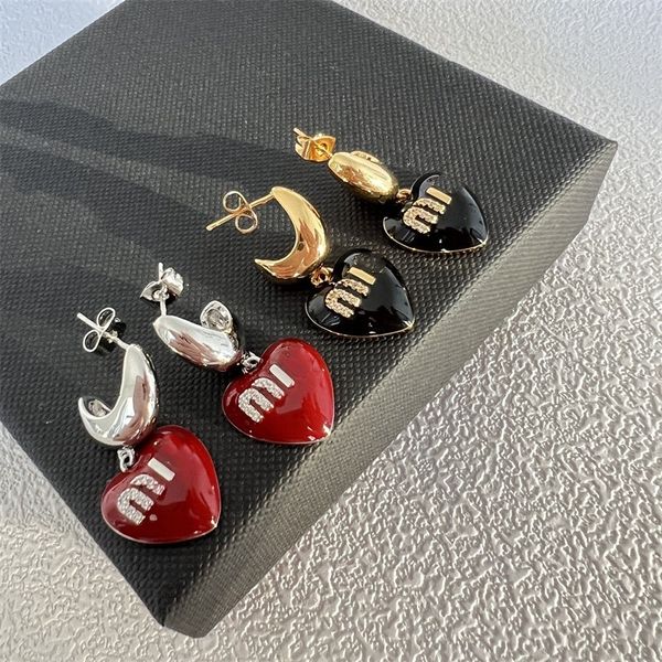 

2024 new love heart enamel earrings luxury fashion designer earrings sweet cute fresh ladies earrings versatile senior ladies jewelry designer earrings