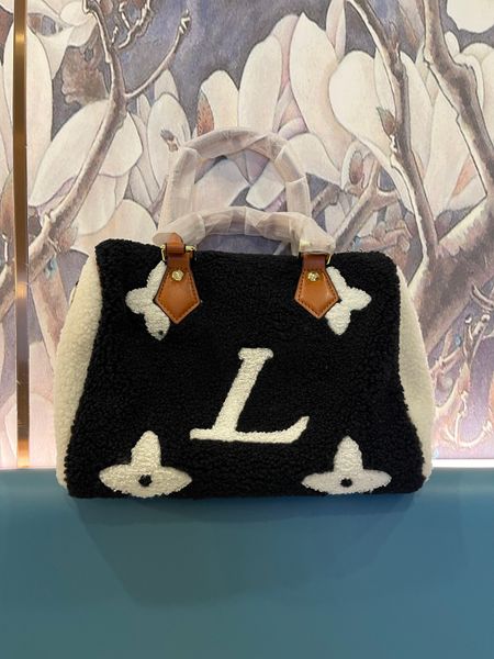 

2024 new cashmere comfortable single shoulder crossbody fashion trend all-match casual large size women's bag, Red