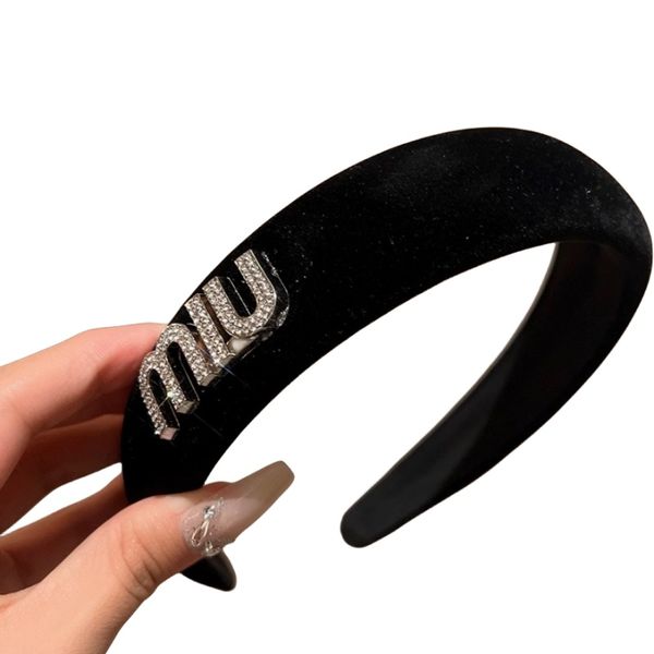 

Luxury Fashion Designer Hair Bands Letters Diamonds Velvet Women's Hair Bands Classic Versatile Style Hair Cards Women's Designer Jewelry