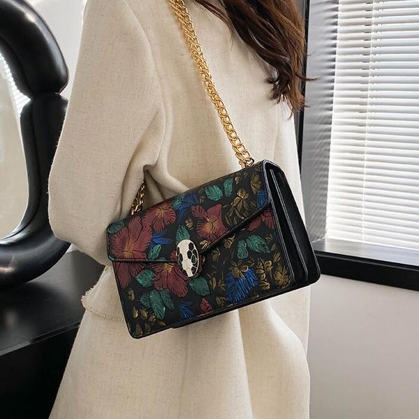 

Fashionable women shoulder bags 4 elegant retro printed handbag street trend snake chain bag daily Joker embossed leather backpack factory wholesale, Image colors-8469#
