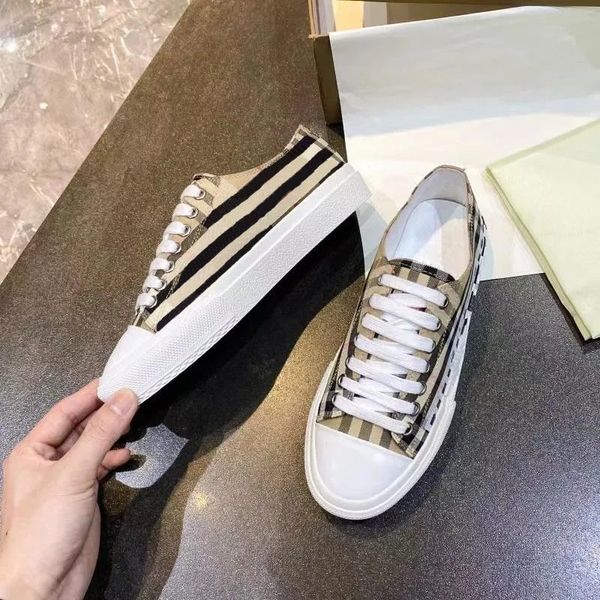

Luxury Vintage Check Sneaker Designer Casual Shoes for Women Burberrities Canvas Flat Sneakers Striped Printed Calfskin Womens Trainers Archive Beige Grey White, #1