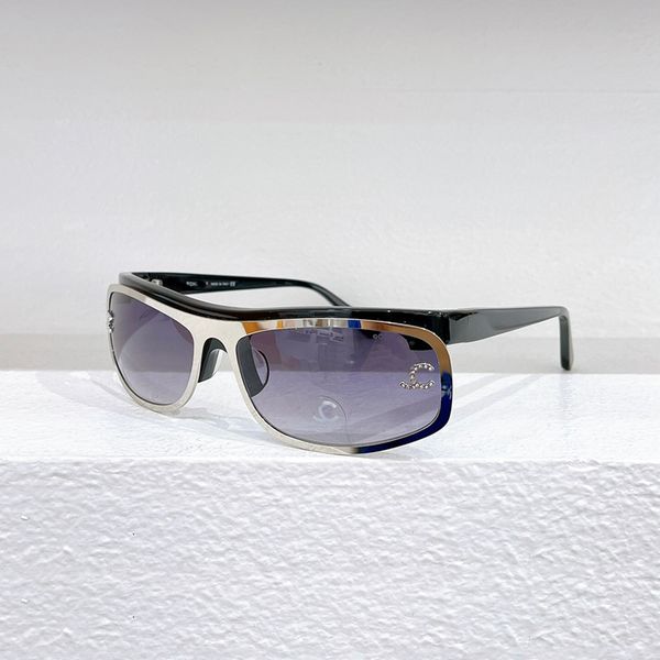 

Luxury Designer Sunglasses for Women Metal Oval Sunglasses Unisex Goggles Beach Sunglasses Vintage Frames Luxurious Design UV400 with Case Very Good