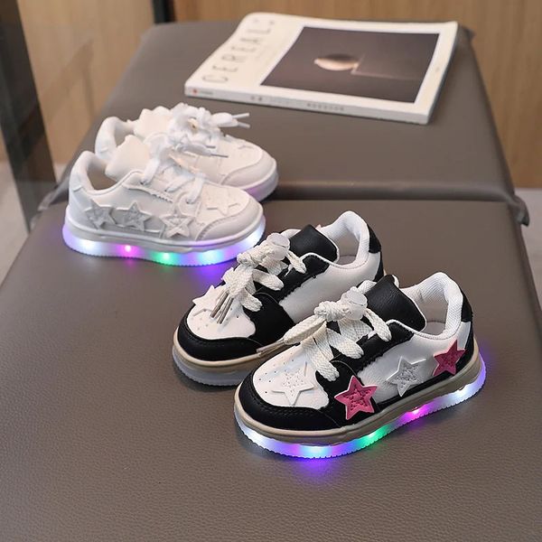 

2024 Spring New LED Children's Luminous Shoes Baby Luminous Sports Shoes Boys and Girls Luminous Running Shoes Children's Breathable Mesh Sports Shoes 240108, Black