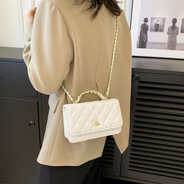 

Designer Bag Women's Handbag Crossbody With Magnetic Buckle For Outgoing, Lingge Small Square Bag, Trendy And Fashionable One Shoulder Bag, Red
