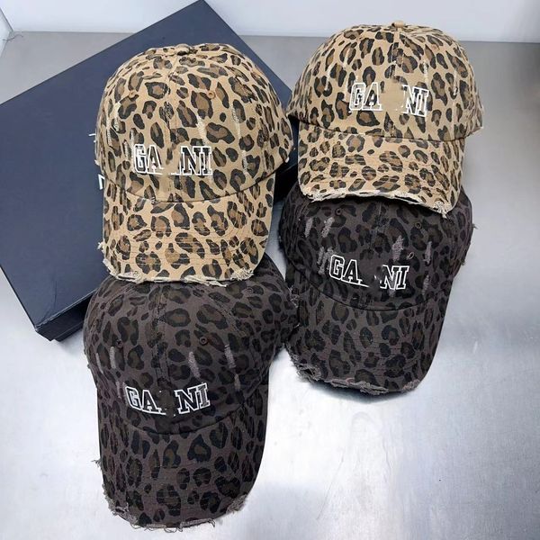 

Leopard print broken hole baseball cap luxury designer men and women baseball cap casual versatile fashion ball cap couple models