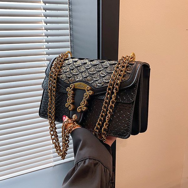 

Factory wholesale women shoulder bag 3 colors elegant retro embossed handbag high grade thick leather chain bag this year popular crocodile handbag 4405#, Green