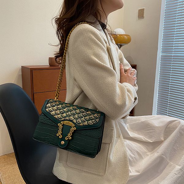 

Factory outlet women shoulder bag 3 colors elegant retro embossed handbag high grade thick leather chain bag this year popular crocodile handbag 4405#, Black