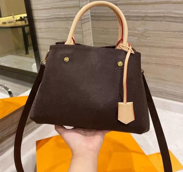 

2022 Women Tote Shopping Bags Luxury Designer Brand Handbags High Quality Purse Mobile Phone Bag Letter Print Women Wallet Vintage Cross bod, Black