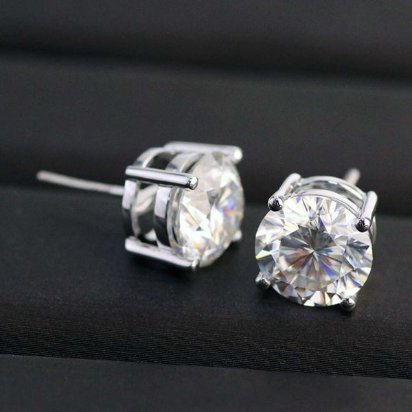 

2Ct 8Mm Round Shape 14K White Gold Moissanite Earring