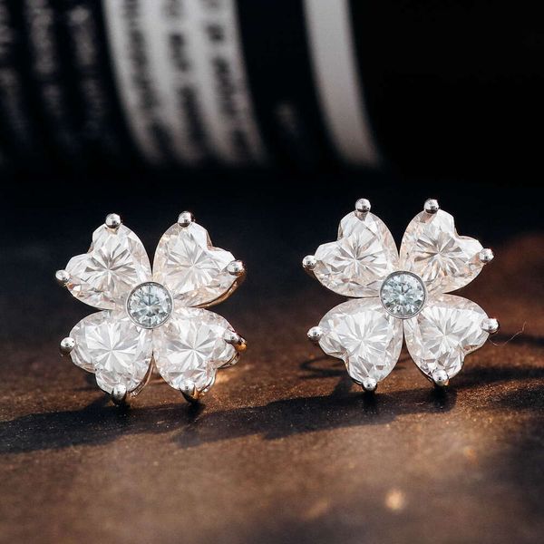 

14K White Gold Romantic Style Flower Shape Heart Cut Moissanite Hot Sale Fine Jewelry Earrings