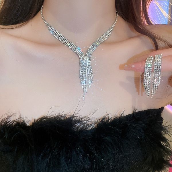 

designer jewelry European and American fashionable temperament, diamond necklaces, earrings, and accessories for women