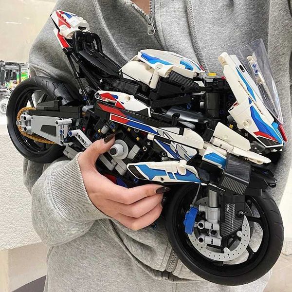 

Motorcycle 42130 1000 RR Model Building Blocks Set 1920 Pieces Bricks MOC Toys Christmas and Easter Gift for Kids Or Adult Y240731, Multicolor