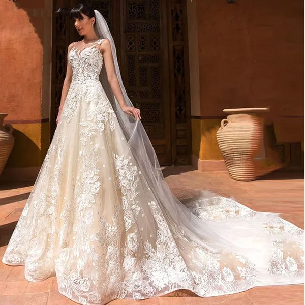 

Princess Illusion Sccop Beach Wedding Dresses Backless Flowers Appliques Garden A-Line Sleeveless Bride Gowns Vestido De Novia New, Champagne