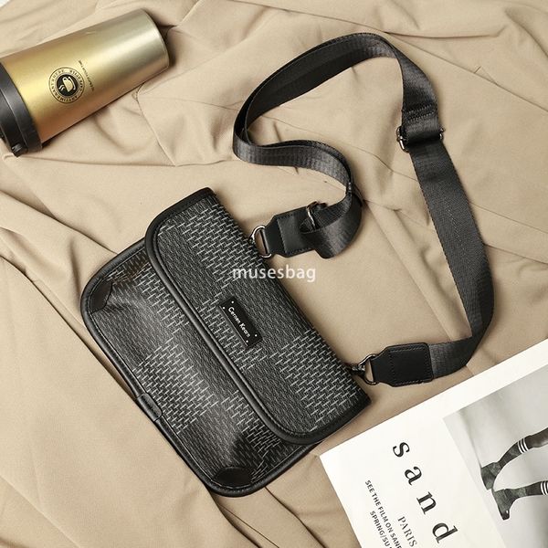 

New men's checkered shoulder bag trendy crossbody bag street fashion shoulder bag student bag mailman bag, Black
