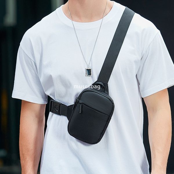 

Mobile phone bag for men fashionable niche chest bag personalized small shoulder bag casual Japanese men's small bag lightweight and simple shoulder bag, Black