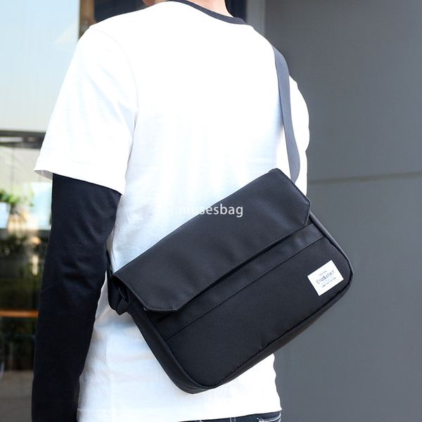 

Manufacturer's new messenger bag crossbody backpack men's casual fashion sports shoulder bag student Korean version men's messenger bag, Black