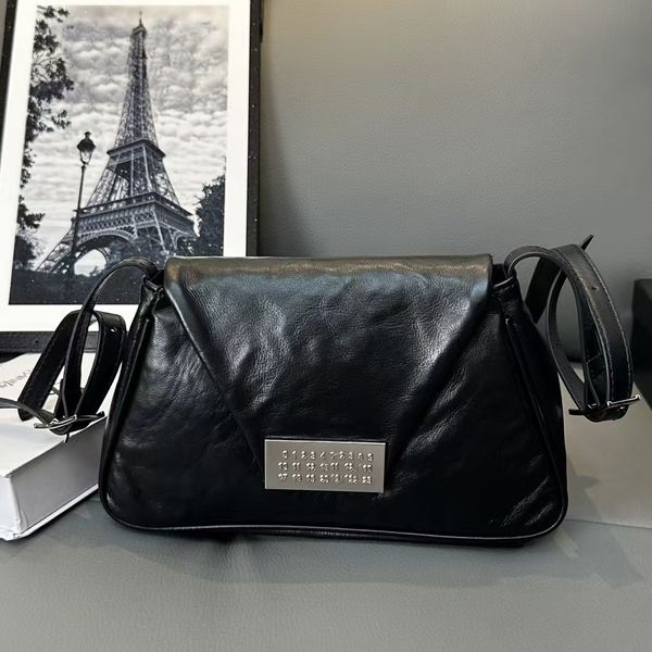 

MM6 new crossbody bag, luxury A-A counter, first-layer cowhide shoulder bag, fashionable crossbody bag, solid color, versatile handbag, same style for men and women, 3bag