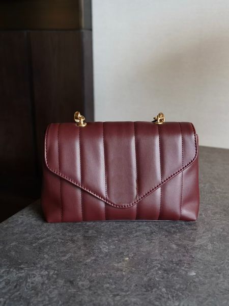 

High-quality designer bag 2024 made of lambskin luxury goods A-A counter genuine leather women's shoulder bag fashion crossbody bag solid color versatile handbag, 1bag