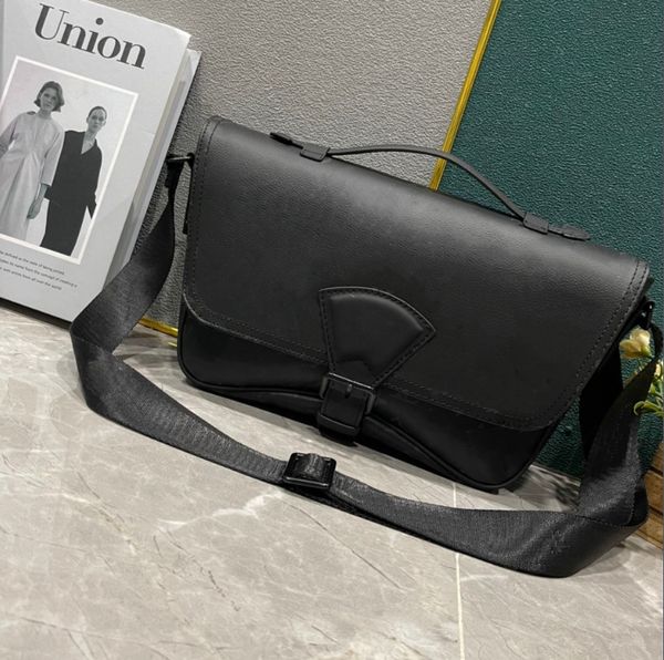 Men's Fashion Bag Designer Shoulder Bag Hand Bags Purse Luxury Crossbody Bag M46685/M23097