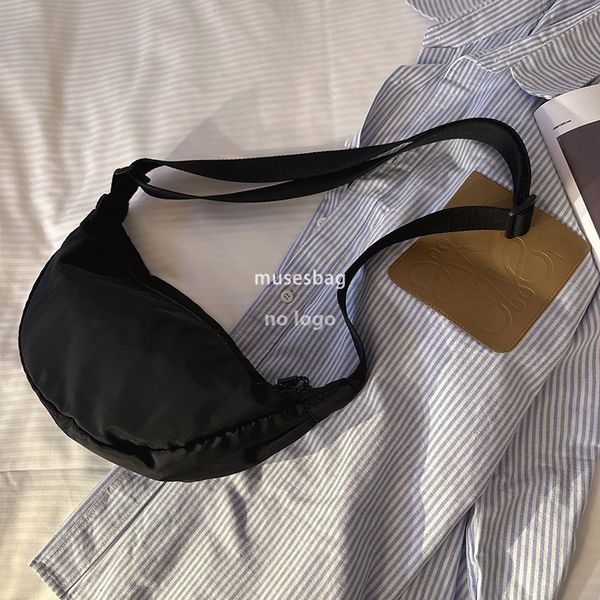 

New spot beautiful small chest bag fashion crossbody bag casual sports street trend one-shoulder unisex backpack, Black