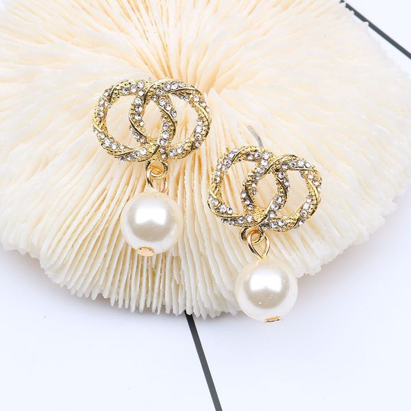 

Simple Charm Stud Earrings Eardrop Gold-color Famous Women Geometry Round Inlay Crystal Rhie Pearl Earring Wedding Party Design Jewerlry Gifts C8019